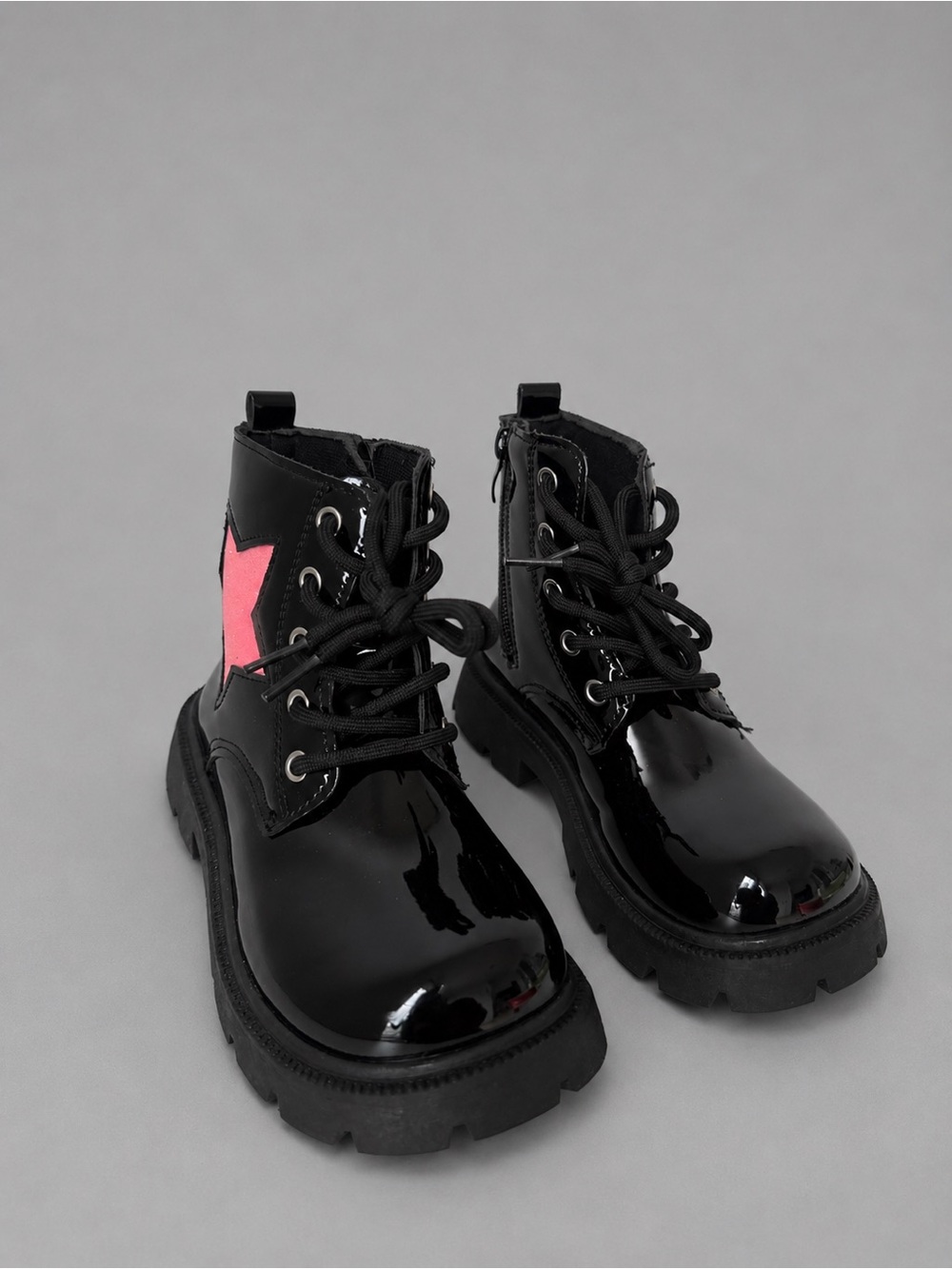 Girls’ Black Patent Lace-Up Boots with Pink Star Accent Size US 1 (Little Girl)